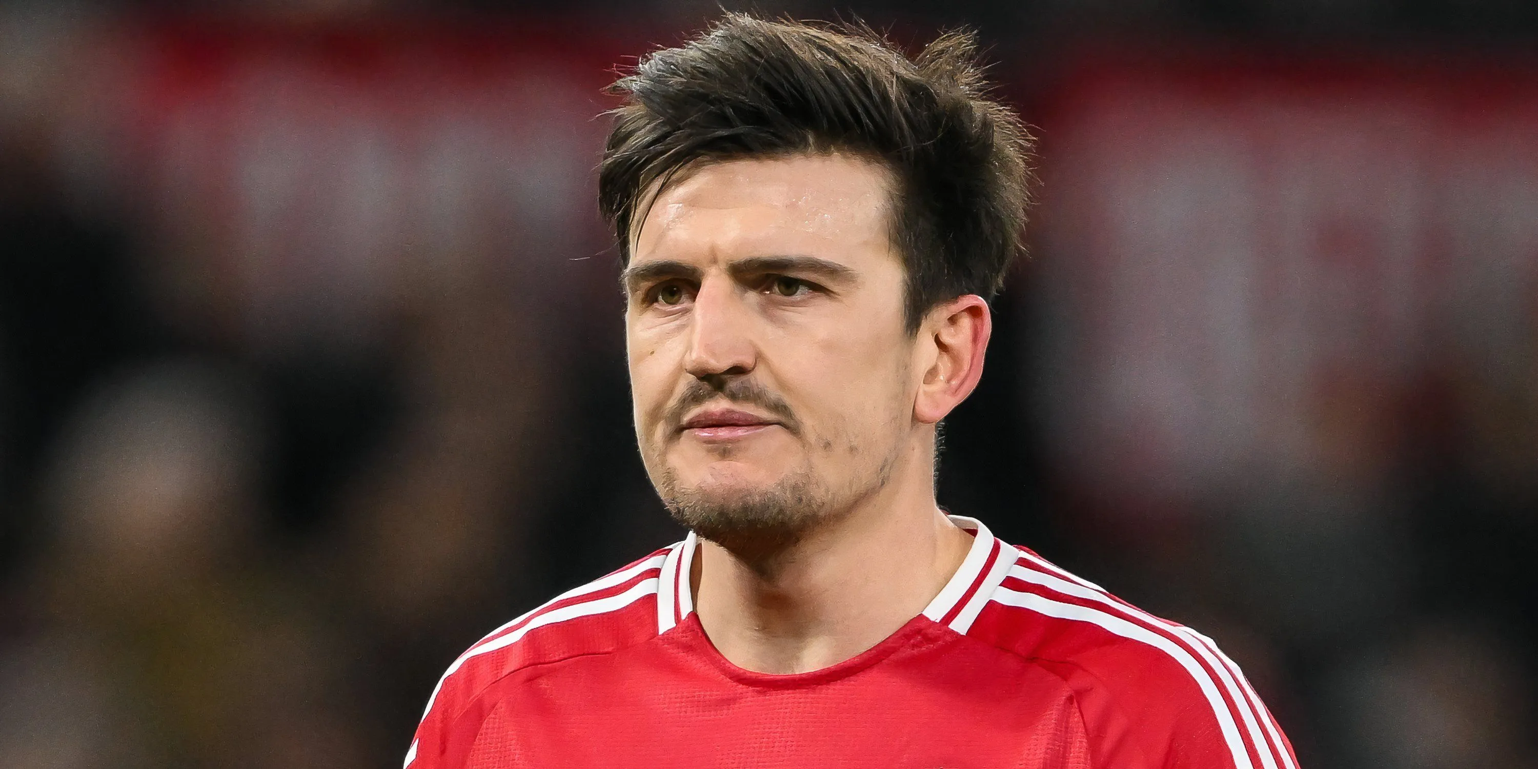 Trung vệ Harry Maguire thi đấu cho Manchester United và khả năng gia hạn hợp đồng