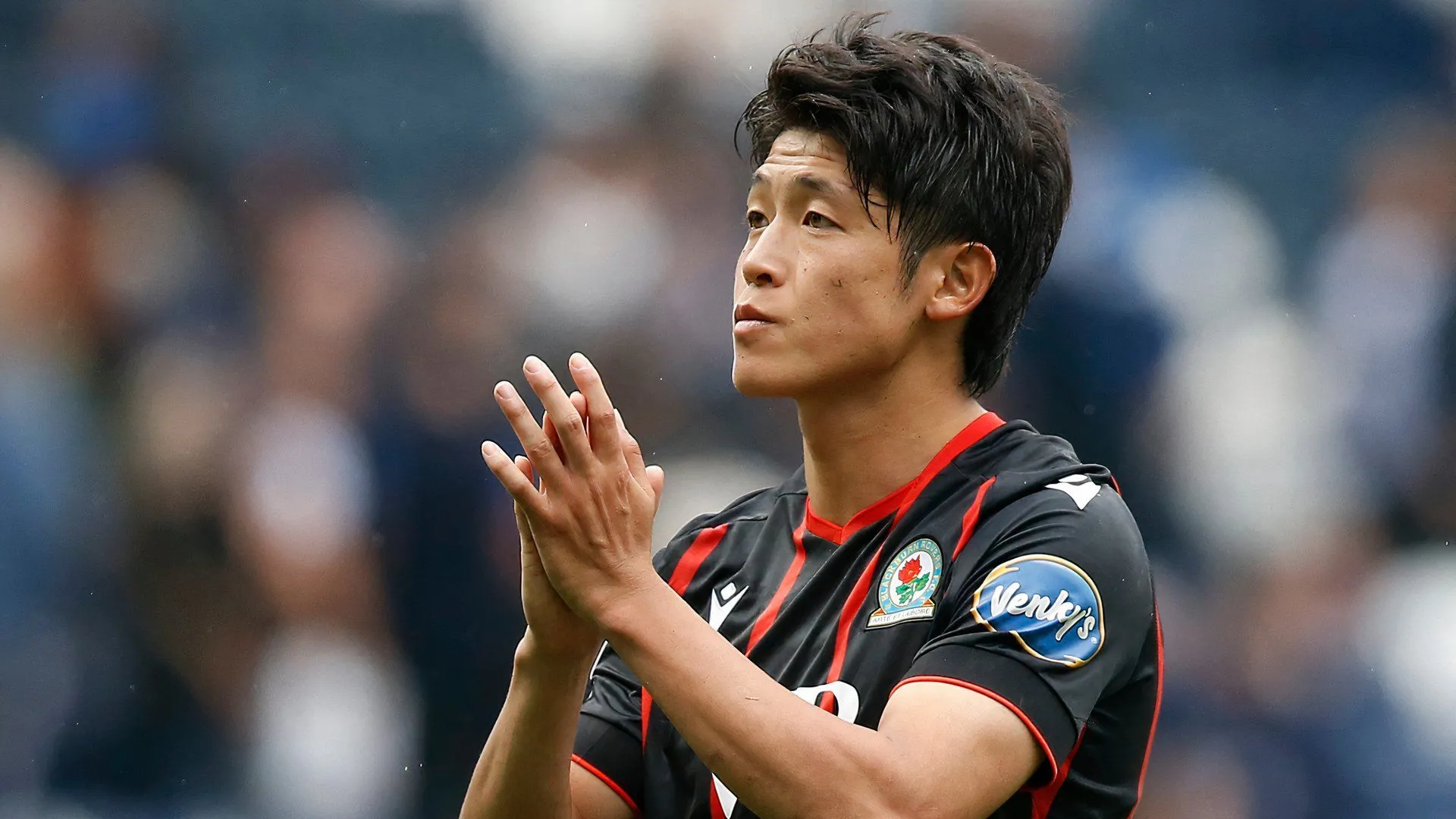 Tiền đạo Yuki Ohashi trong màu áo Blackburn Rovers tại giải hạng Nhất Anh.
