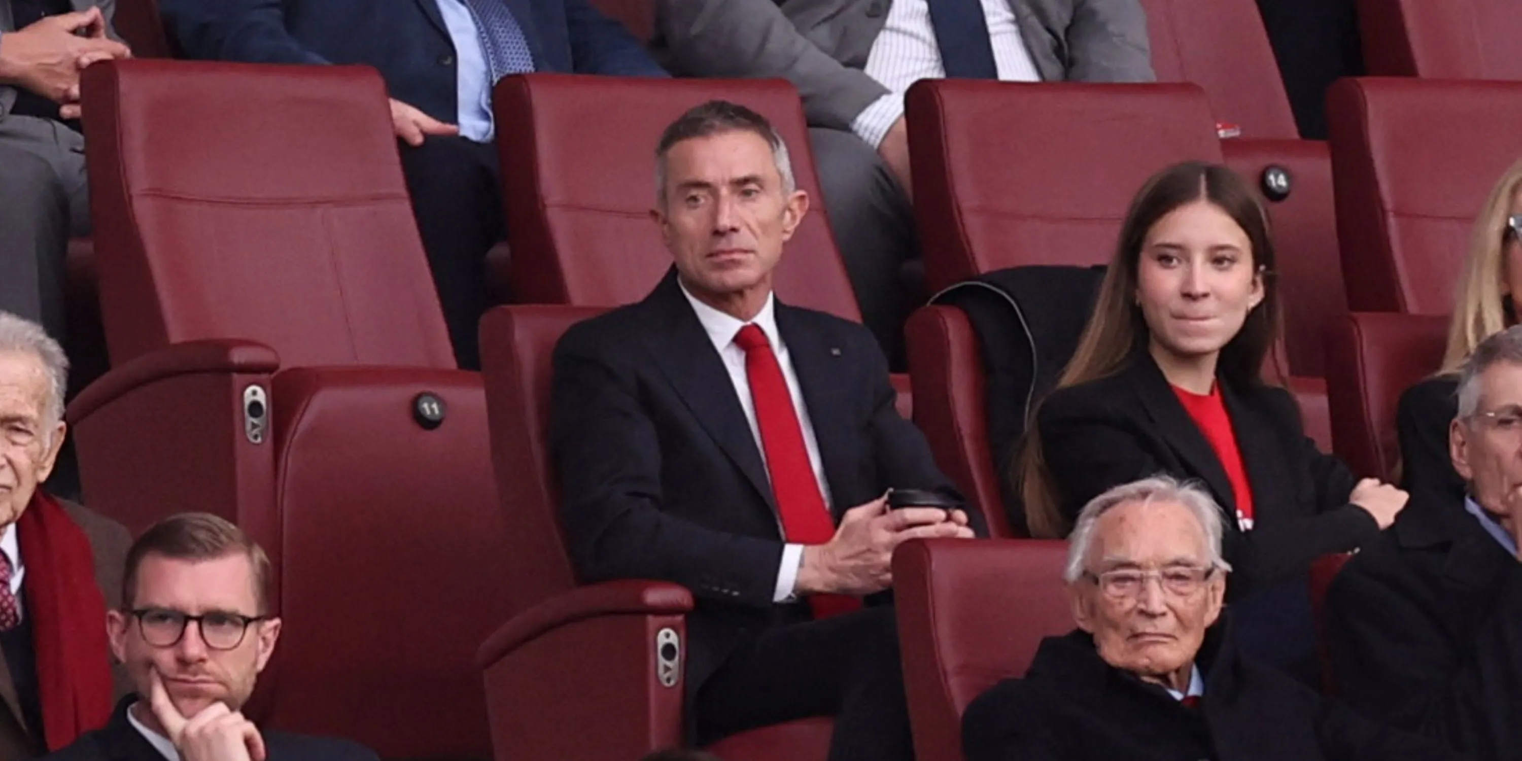 Andrea Berta, Giám đốc điều hành chuyển nhượng Arsenal, tại một trận đấu Premier League