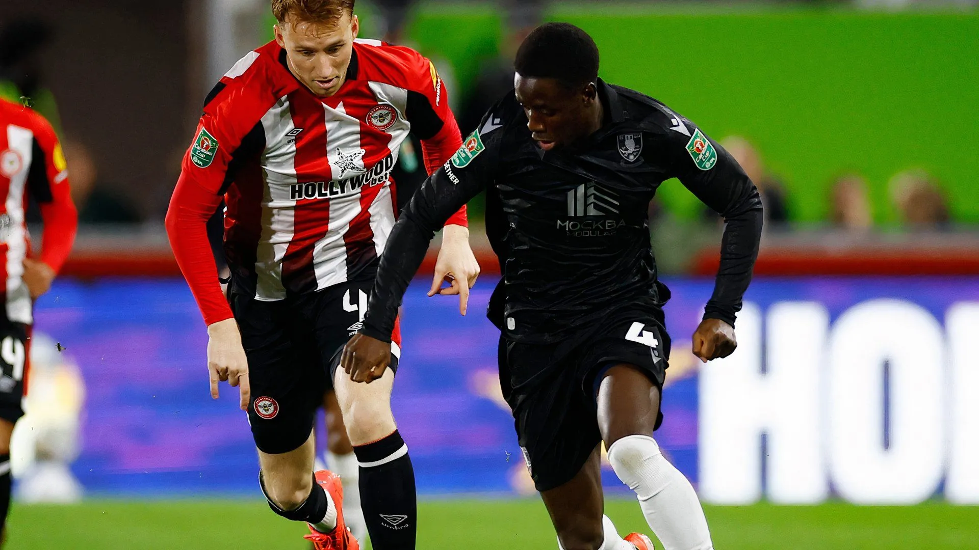 Cầu thủ chạy cánh Djeidi Gassama trong màu áo Sheffield Wednesday