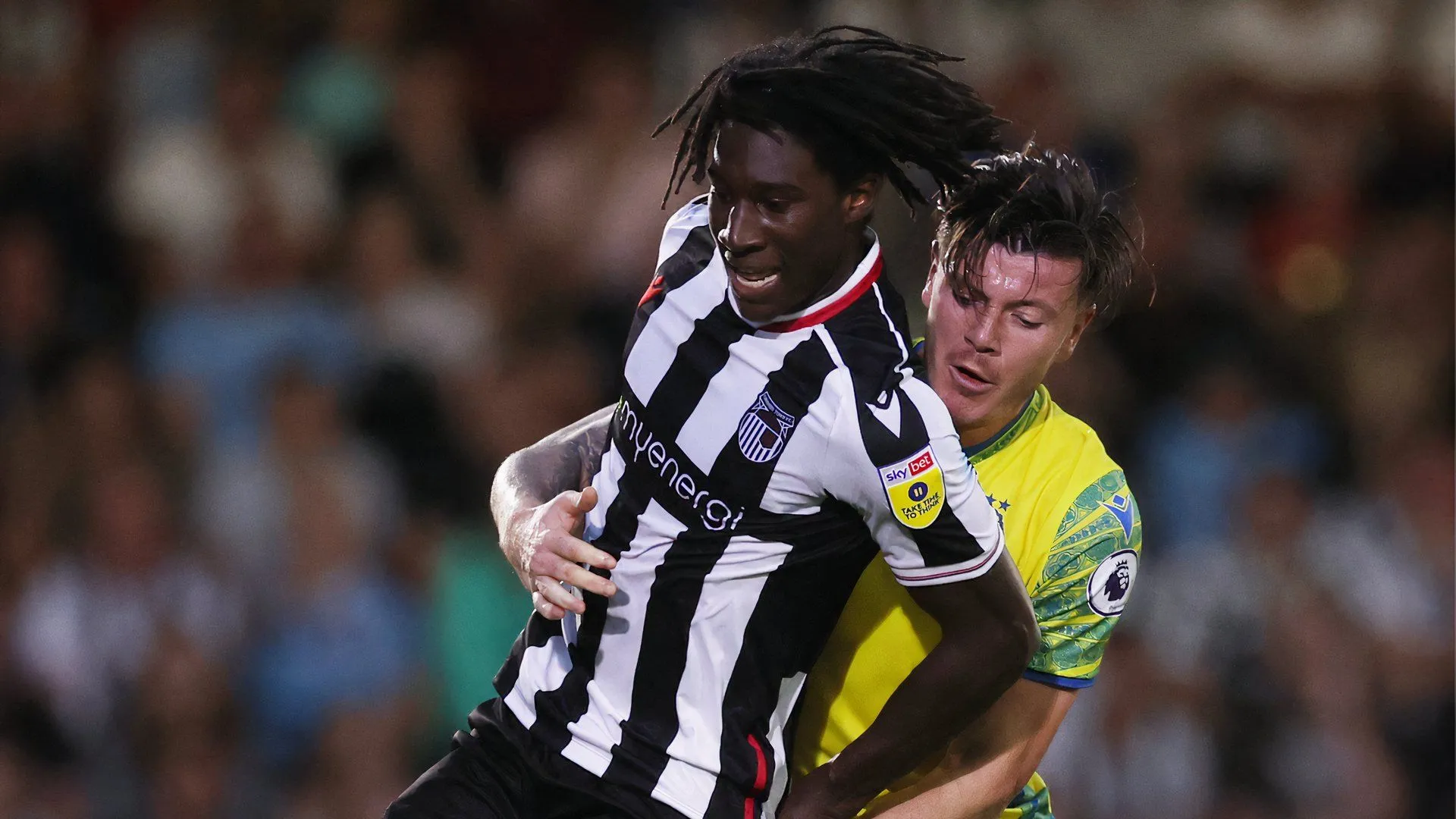 Chân dung tiền đạo Bim Pepple, tân binh đầy tiềm năng của Plymouth Argyle.