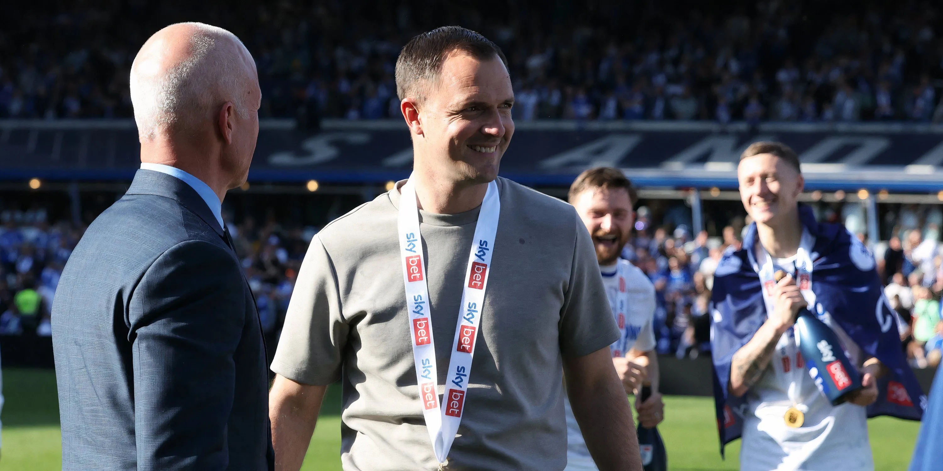 Huấn luyện viên Chris Davies của Birmingham City
