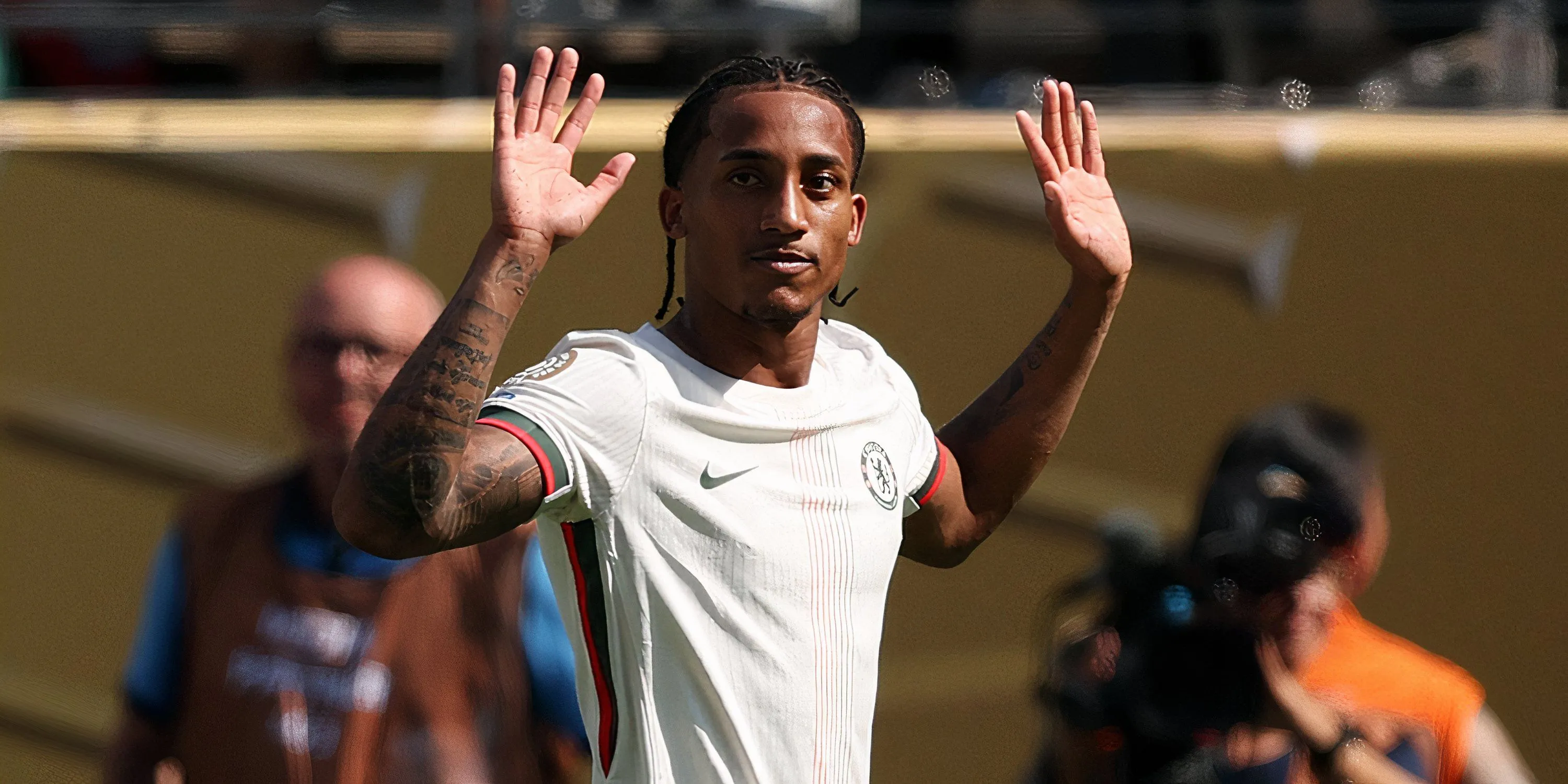 João Pedro tiền đạo Brazil của Chelsea ăn mừng bàn thắng