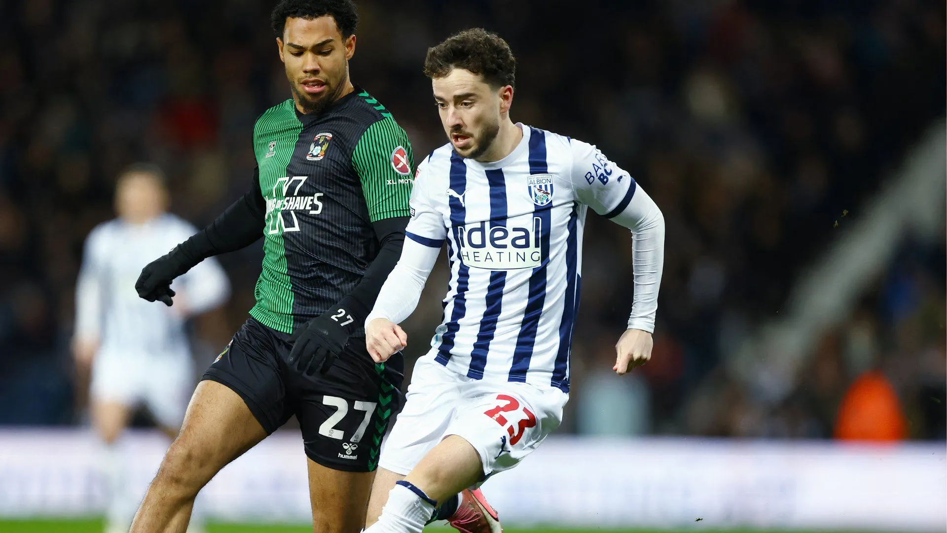 Mikey Johnston thi đấu cho West Brom tại Championship