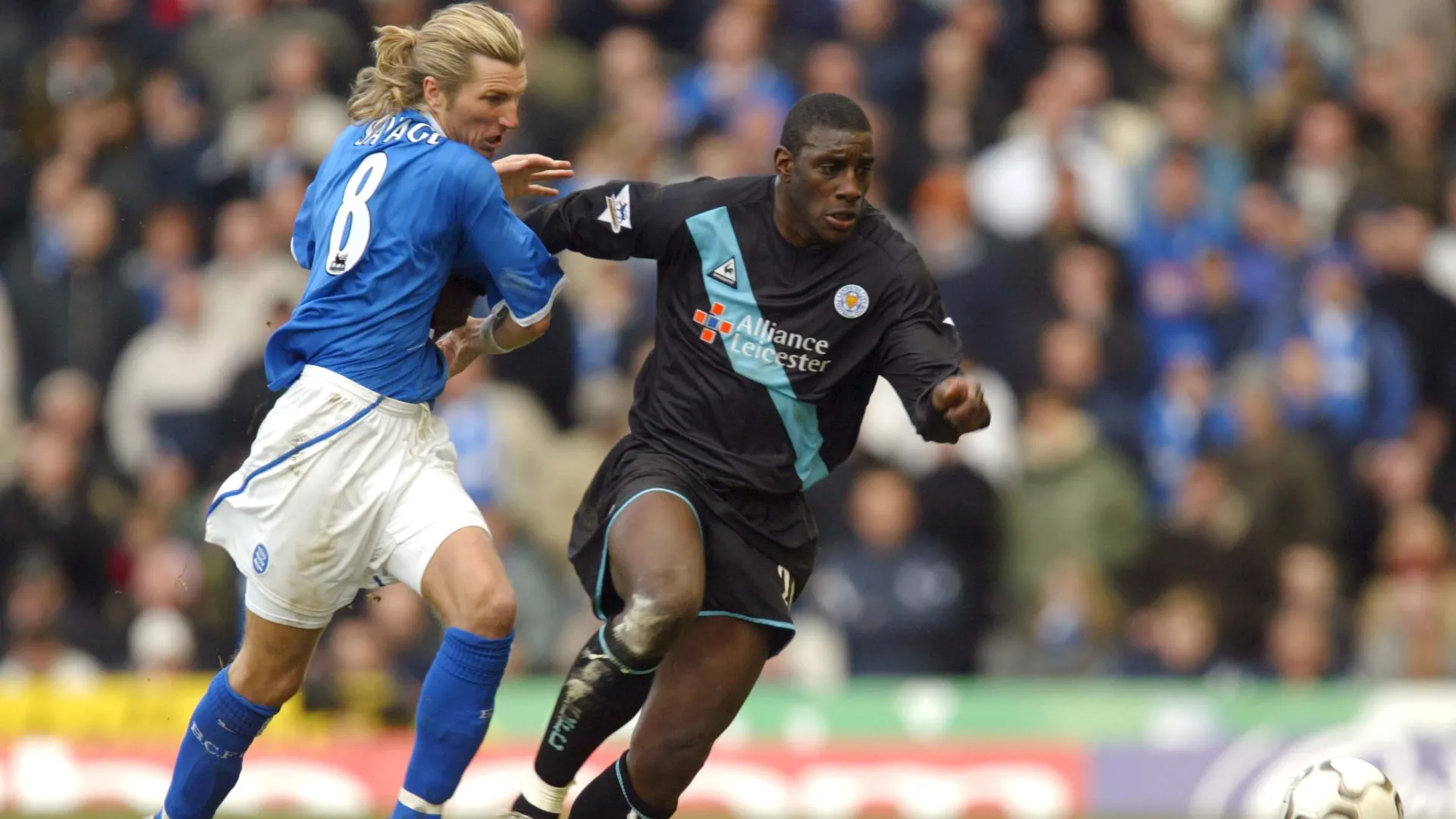 Robbie Savage thời còn thi đấu cho Leicester City