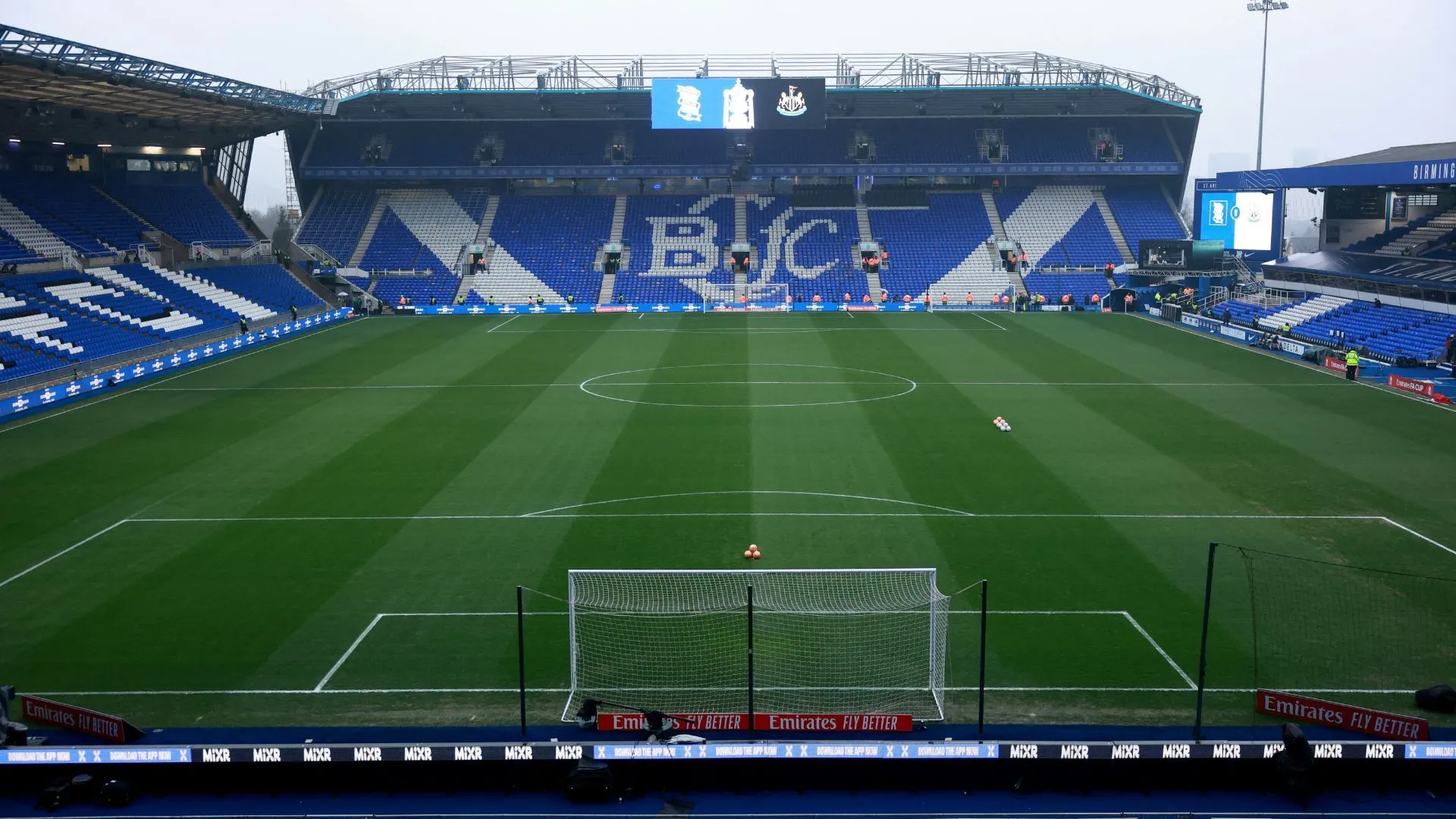 Sân vận động St. Andrew's của Birmingham City, một công trình truyền thống đang đối mặt với các vấn đề bảo trì và trải nghiệm trận đấu chưa tốt.