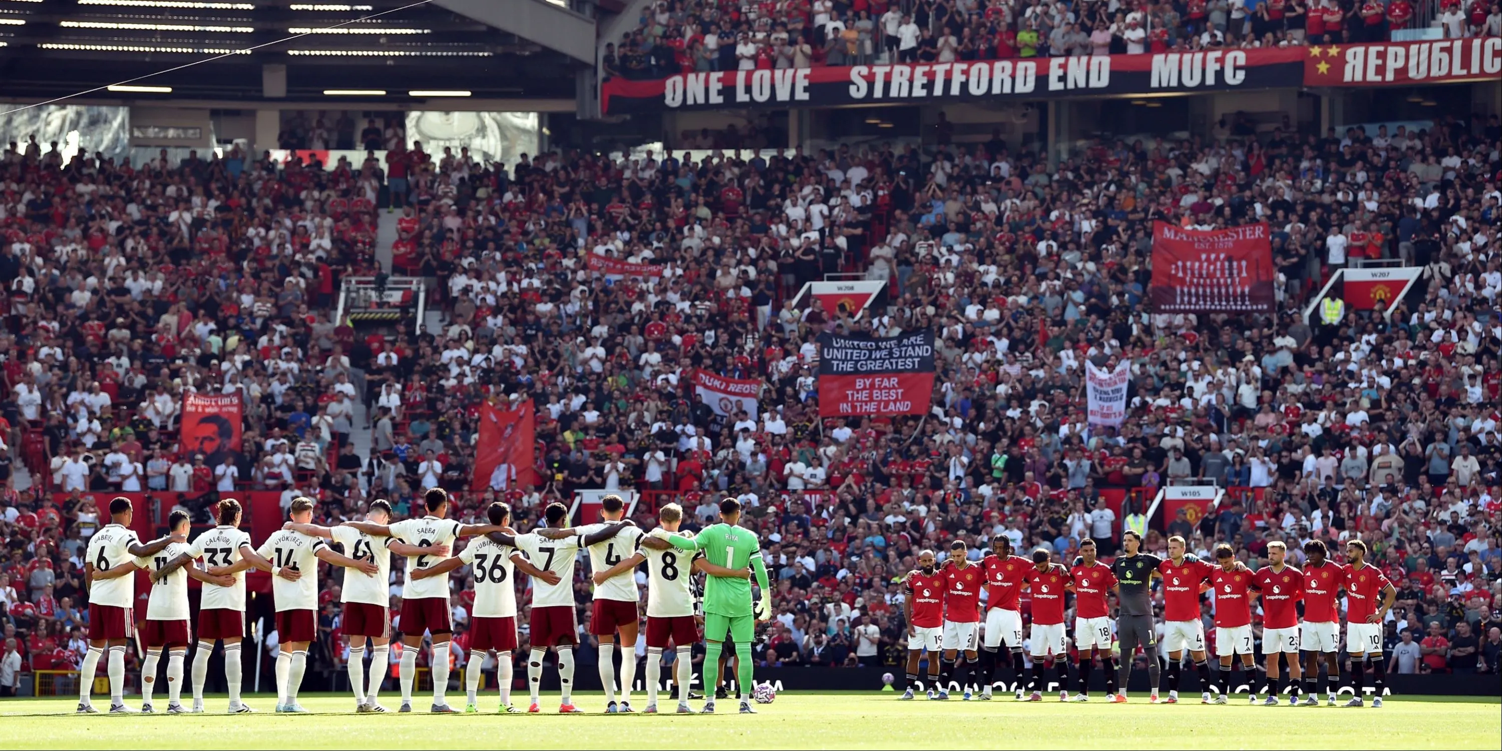 Cầu thủ Arsenal ăn mừng chiến thắng 1-0 trước Manchester United tại Premier League.