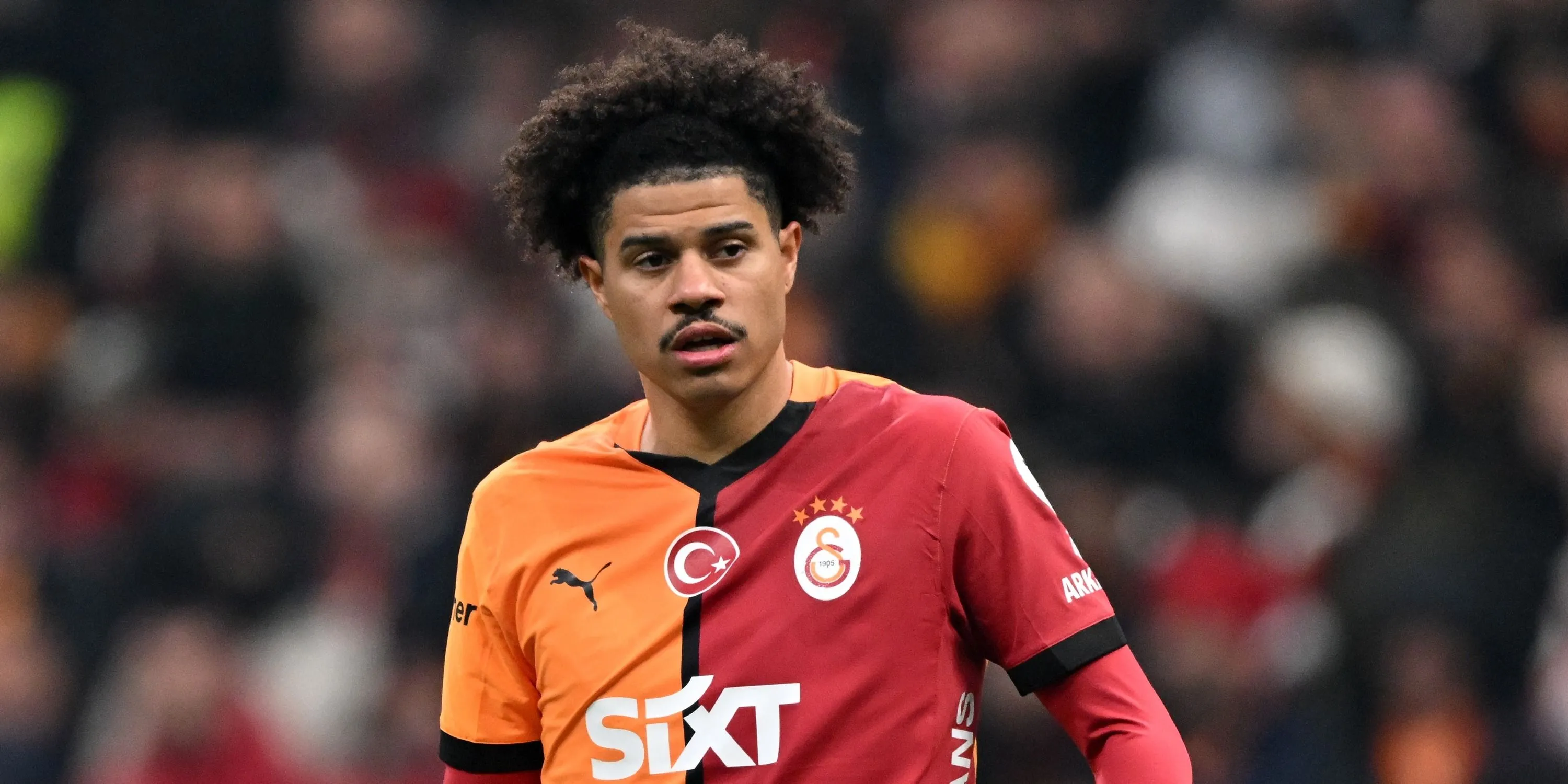 Gabriel Sara trong màu áo Galatasaray, mục tiêu chuyển nhượng của Wolves