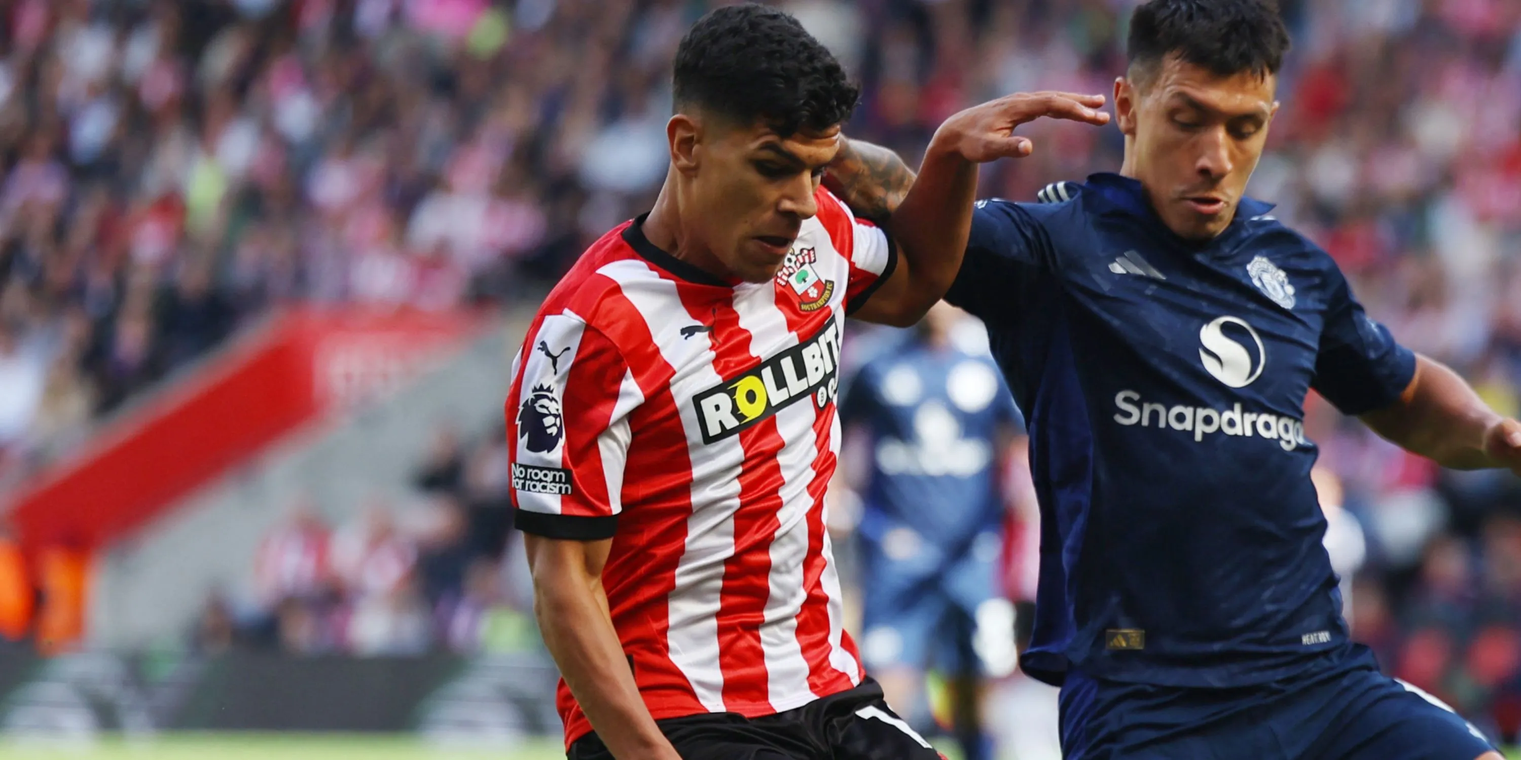 Mateus Fernandes (Southampton) đối đầu Manchester United trên sân cỏ Ngoại hạng Anh