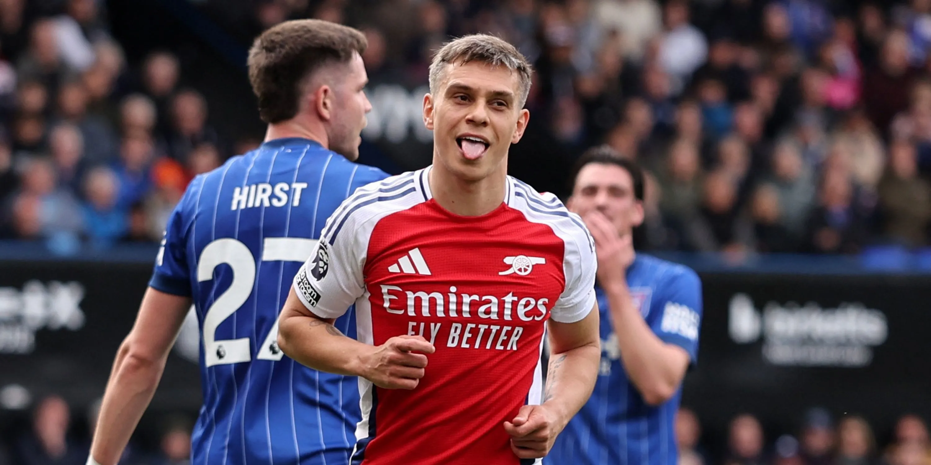 Tiền đạo Leandro Trossard trong màu áo Arsenal đối mặt tương lai không chắc chắn.