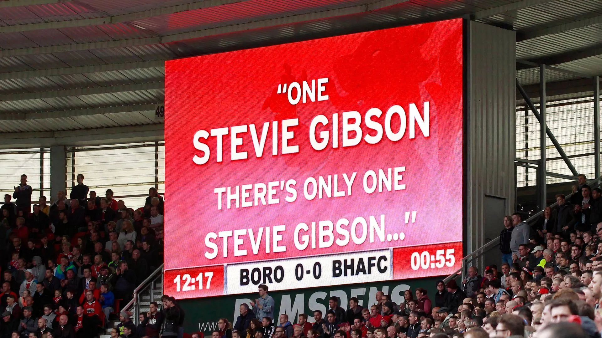 Cổ động viên Middlesbrough tưởng nhớ Chủ tịch Steve Gibson và sự gắn bó với đội bóng