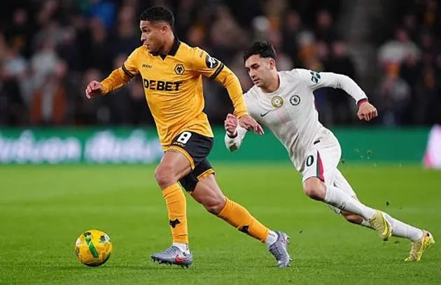 Facundo Buonanotte gây thất vọng trong trận đấu tại Molineux, cần cải thiện để giữ vị trí tại Stamford Bridge