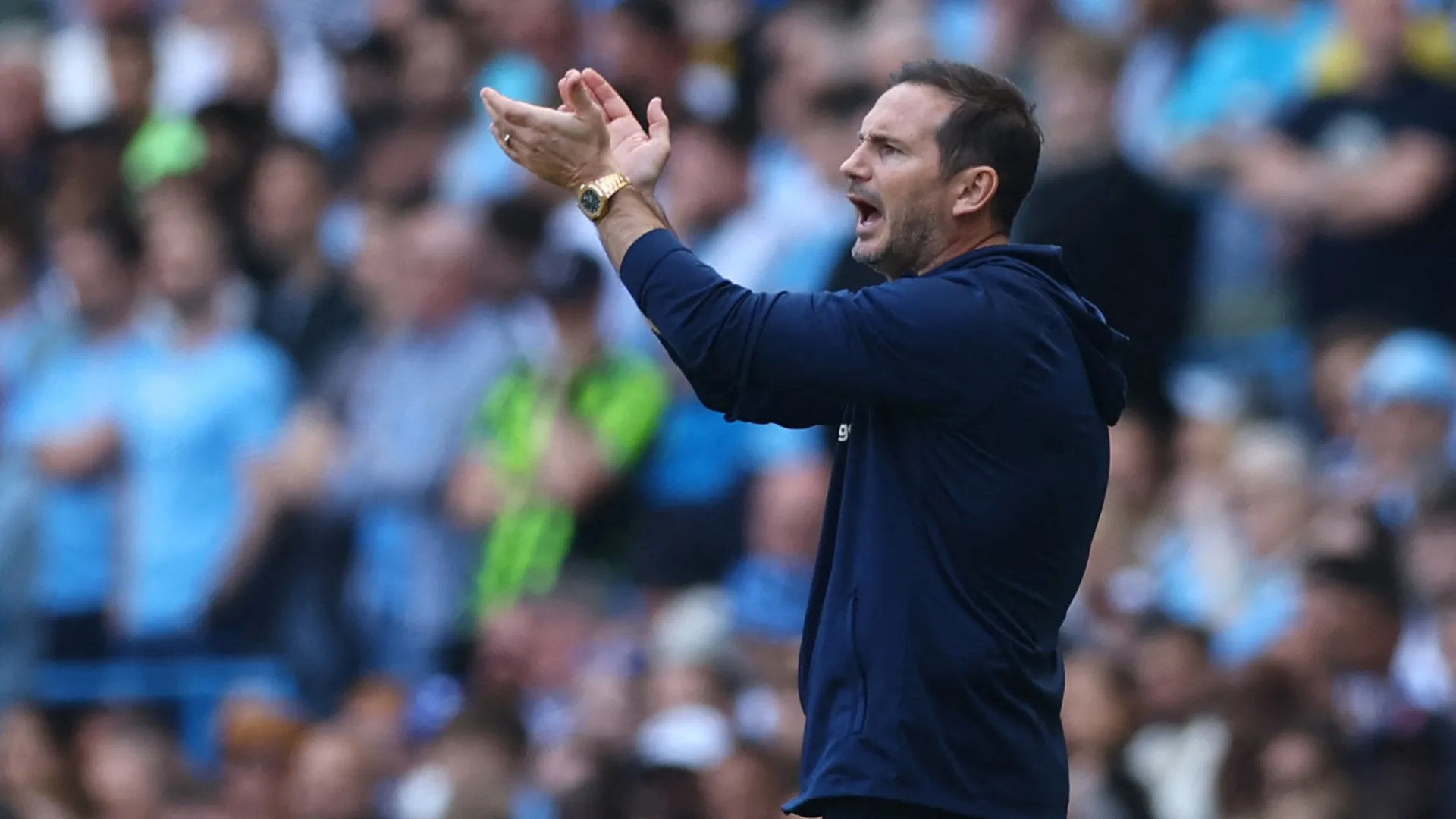 Frank Lampard trên đường biên, hình ảnh phản ánh uy tín chuyên môn và áp lực quản lý tại Coventry