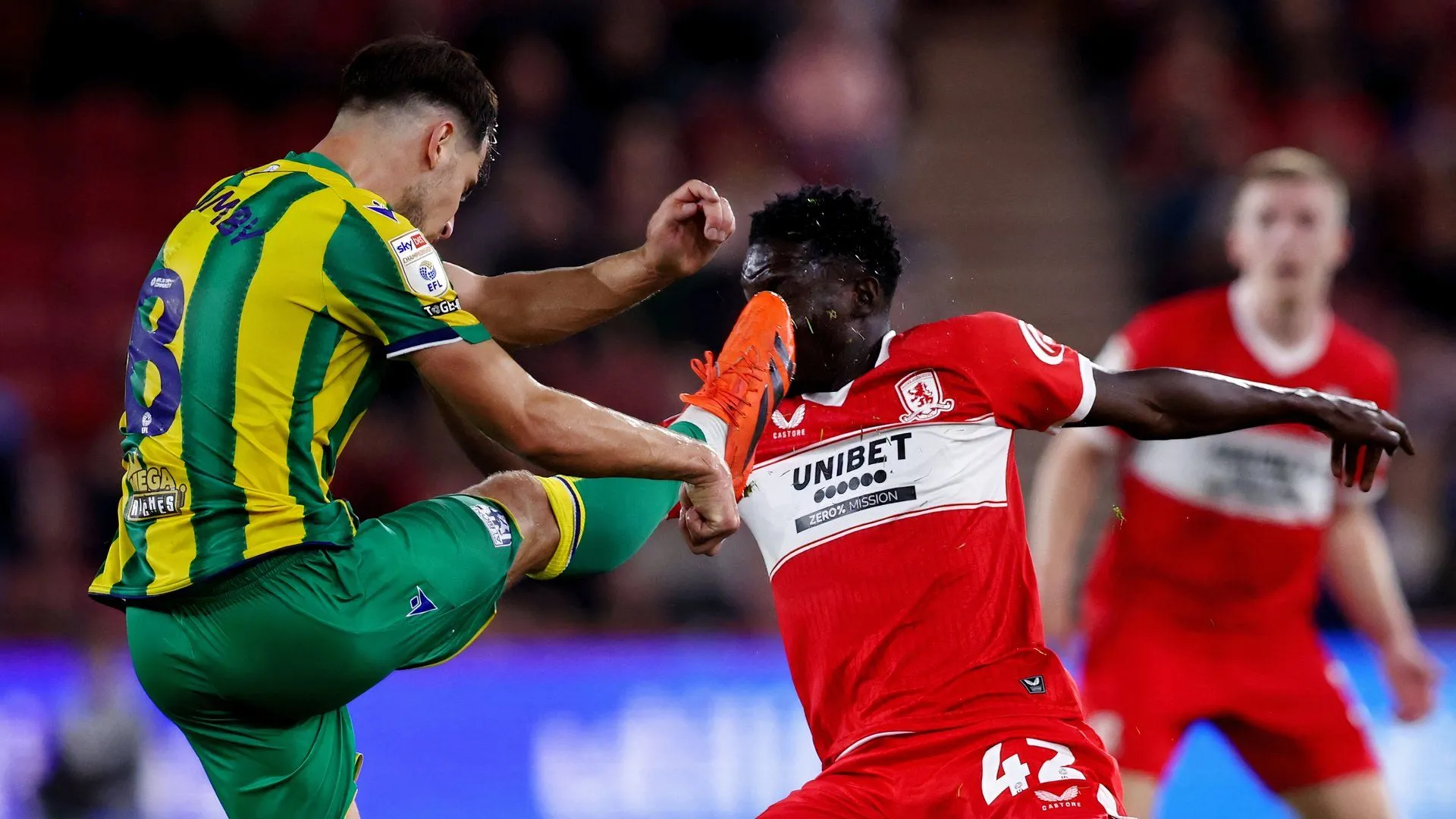 Jayson Molumby vắng mặt, trung tuyến West Brom chịu sức ép nhân sự