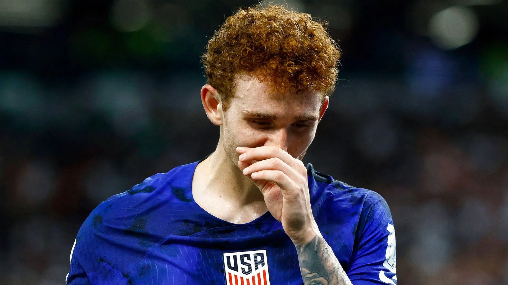 Josh Sargent khoác áo tuyển Mỹ trong một trận đấu quốc tế, hình ảnh minh họa cho khát khao World Cup 2026