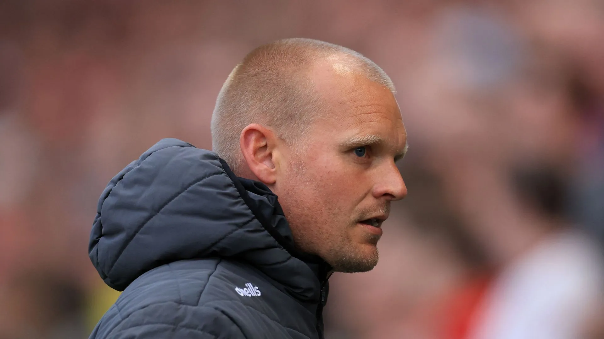 Liam Manning chịu áp lực khi Norwich sa sút ở Championship sau khi mất Borja Sainz