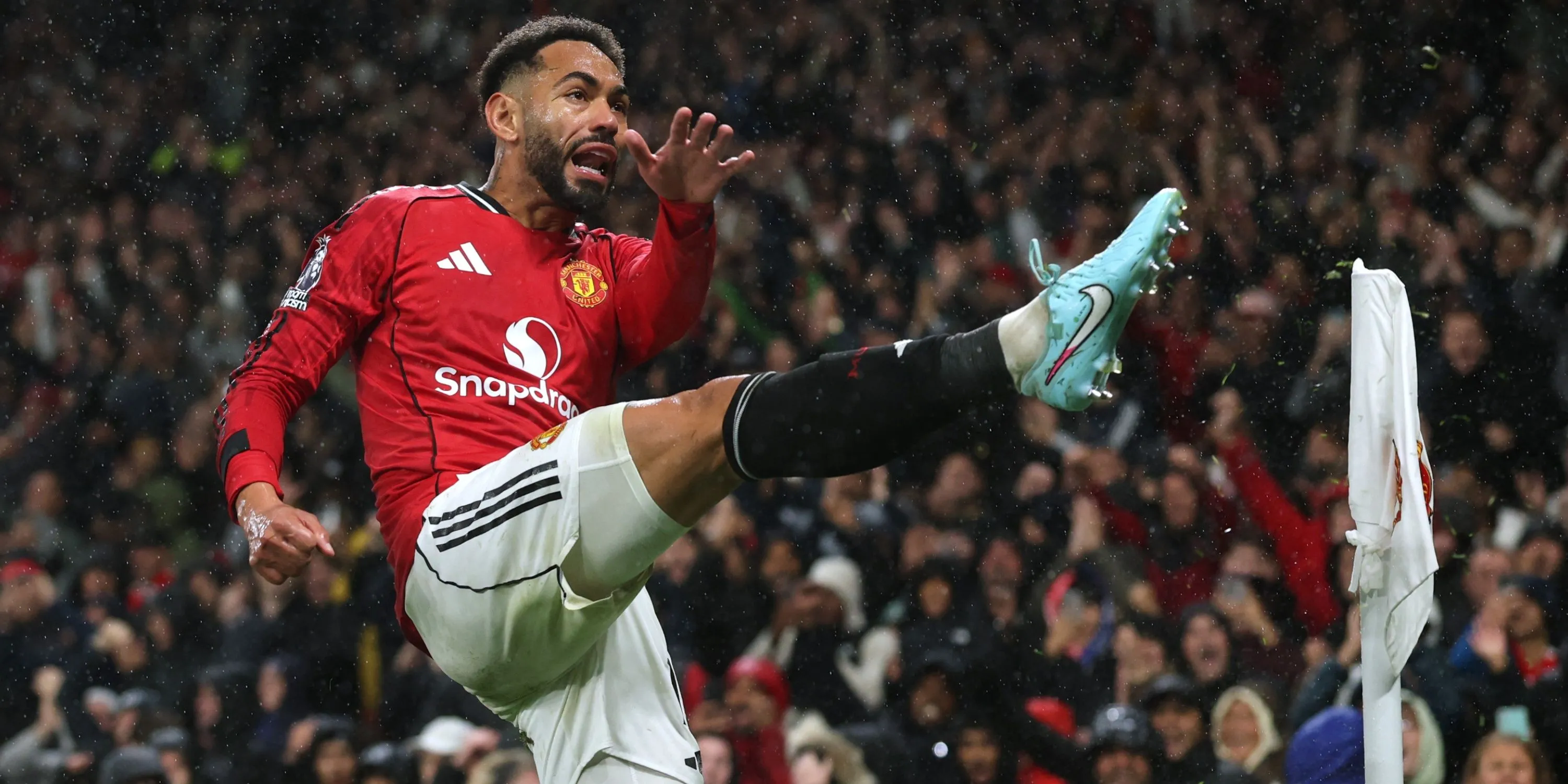 Matheus Cunha trong màu áo Manchester United, hoạt động ở vị trí tiền vệ công